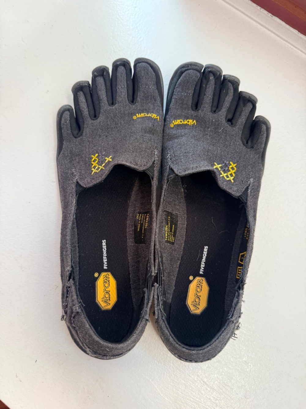 Women’s Vibram Fivefingers Classic canvas slip ons